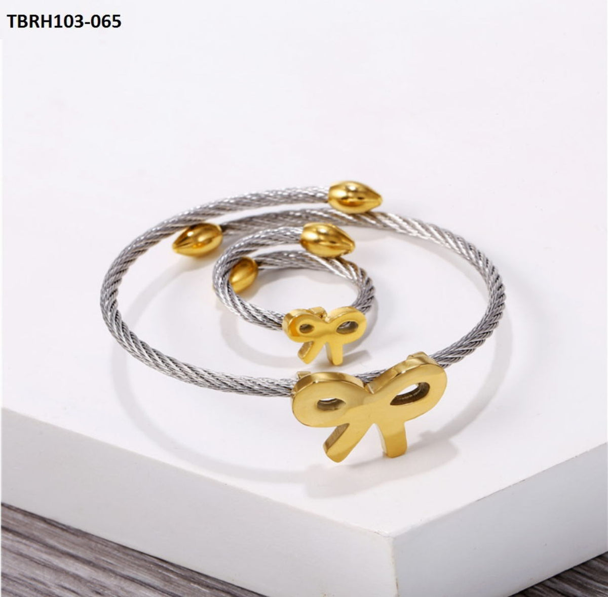 TBRH103 ZHJ Bracelet + Ring