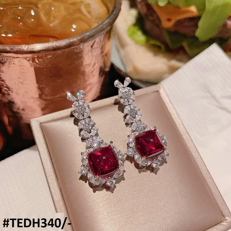 TEDH340 KRL Tear Square Drop Earrings Pair