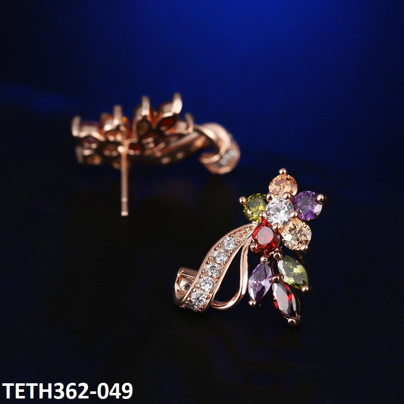 TETH362 WKO Flower Stud Ear Tops Pair