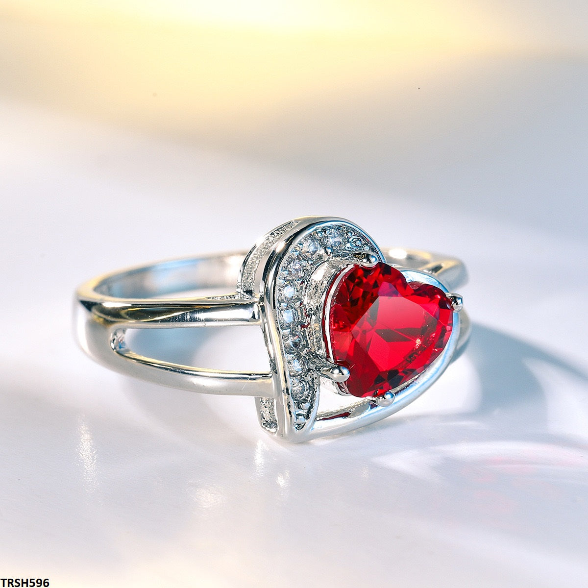 TRSH596 YLE Heart Ring